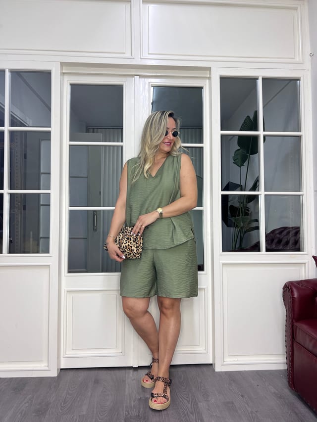 A02588 haki beli lastikli ayrobin şort takım