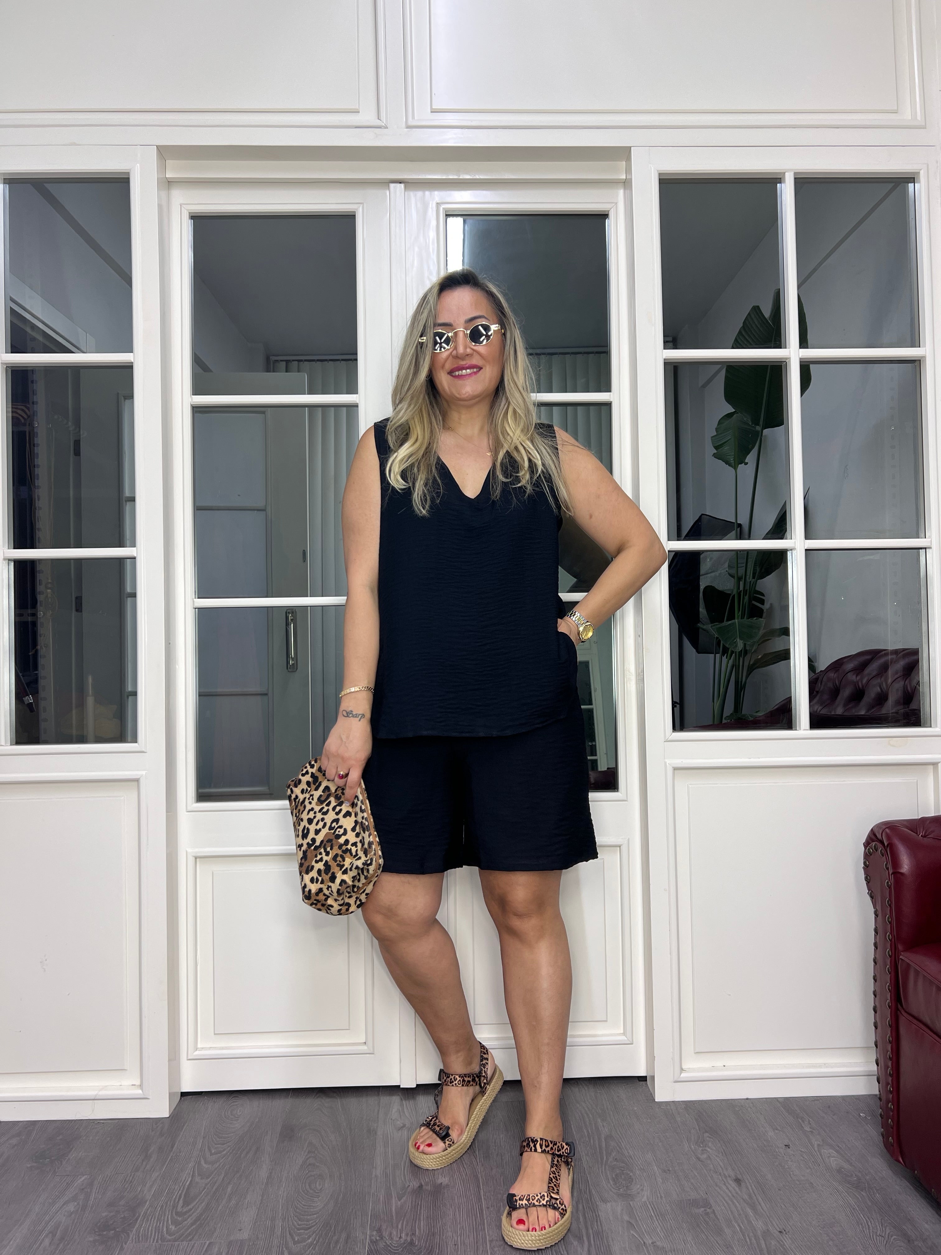A02587 beli lastikli ayrobin şort takım