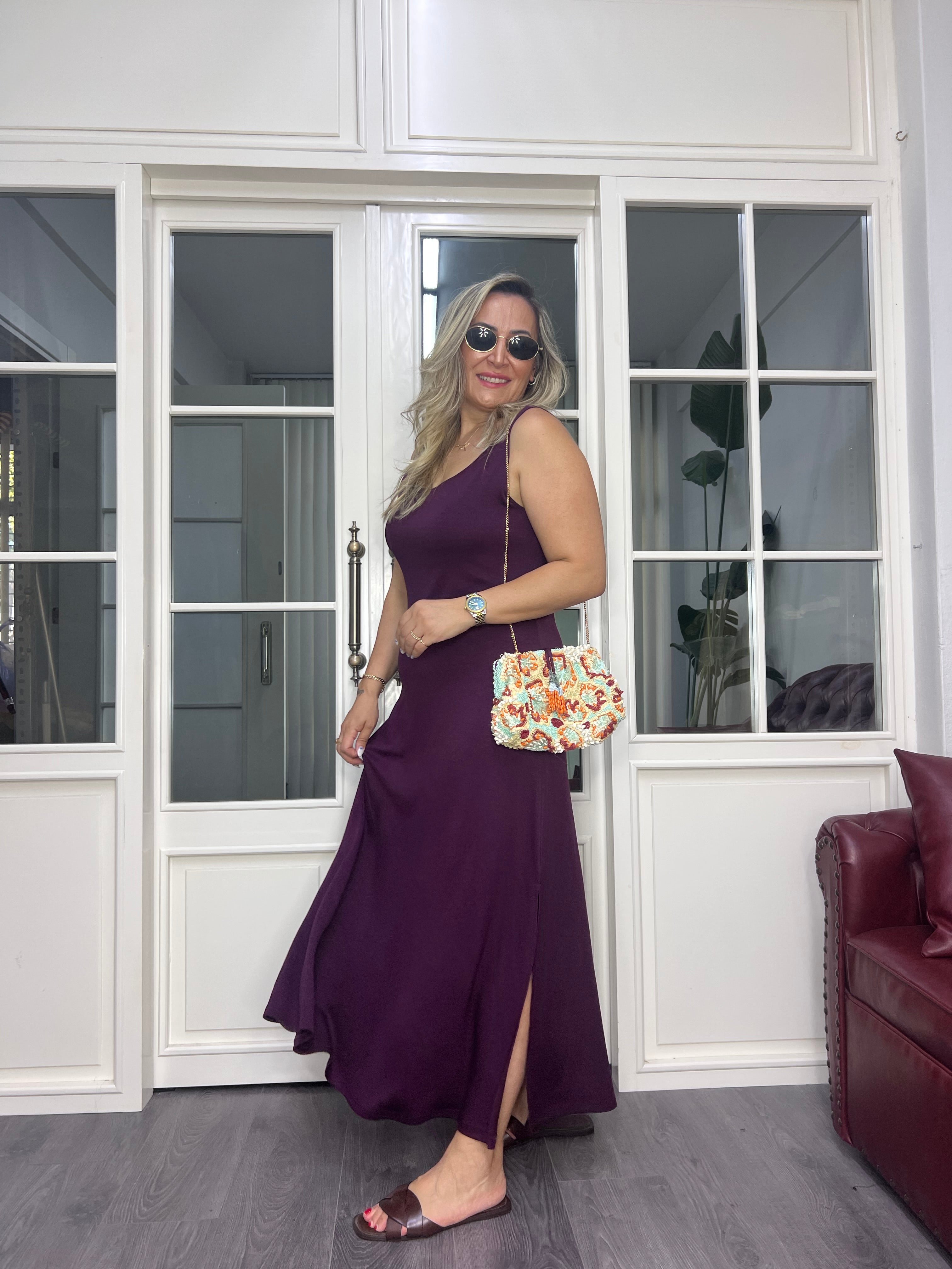 A02618 bordo askılı likralı yırtmaçlı elbise